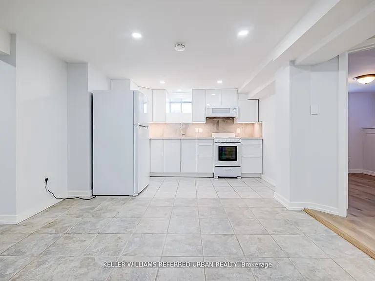 2556 Lake Shore Blvd W #LOWER — Photo 9