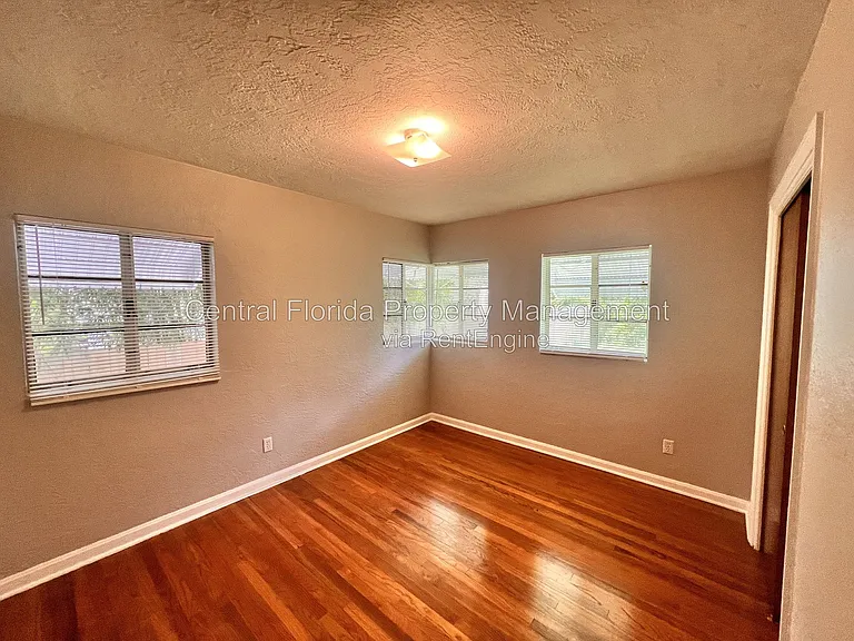 1261 Richmond Rd — Photo 11
