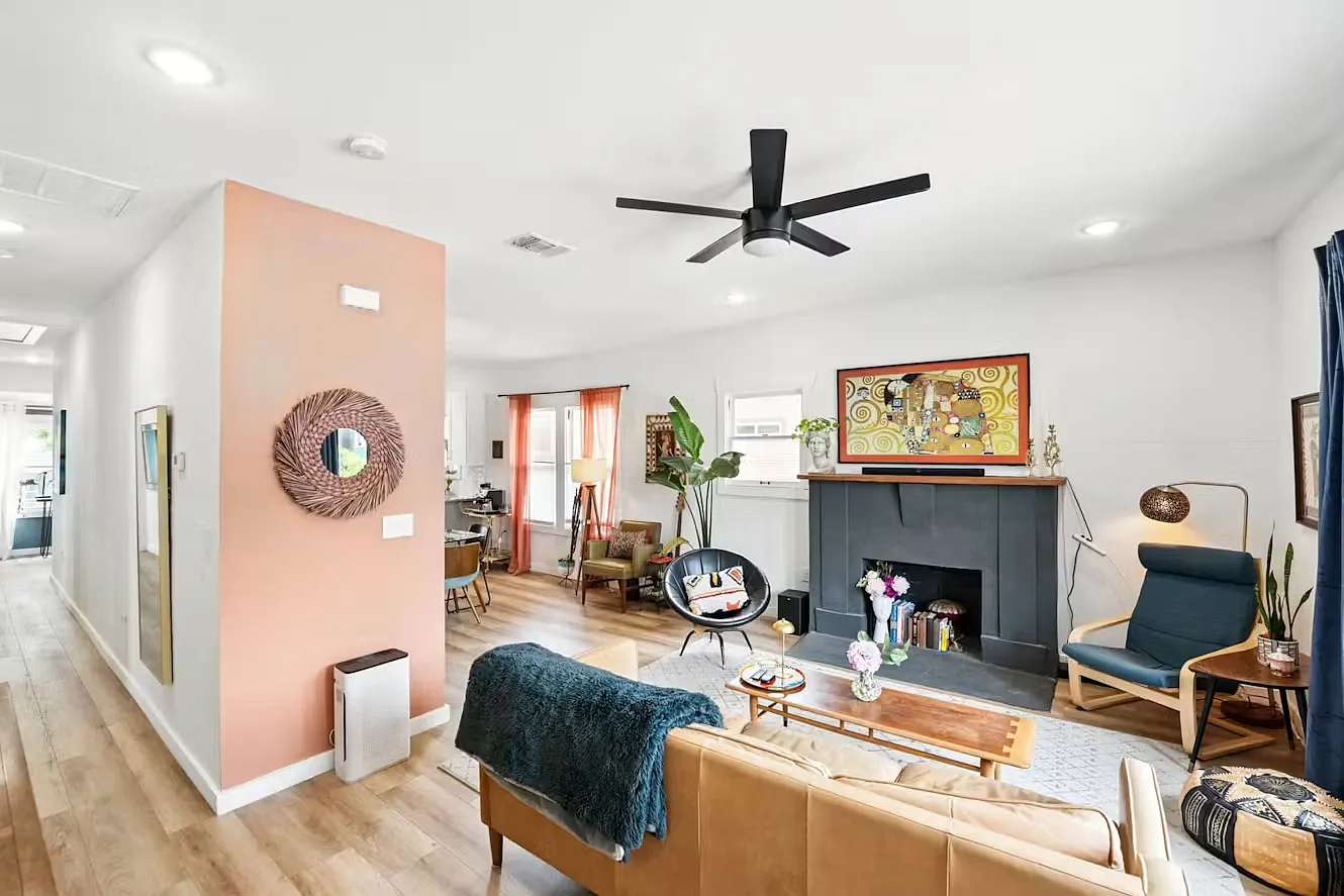 806 W French Pl — Photo 2