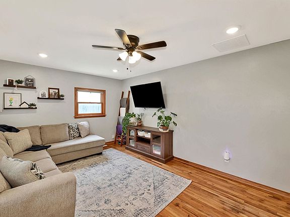 4th image of 817 N Anna St