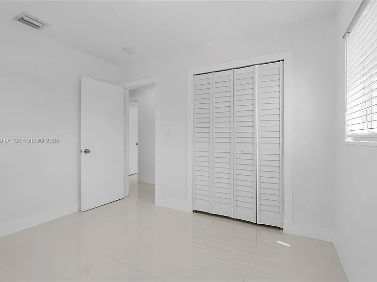 10501 SW 53rd St — Photo 49