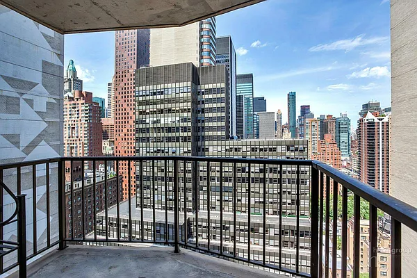 Rented by Hecht Group | media 1