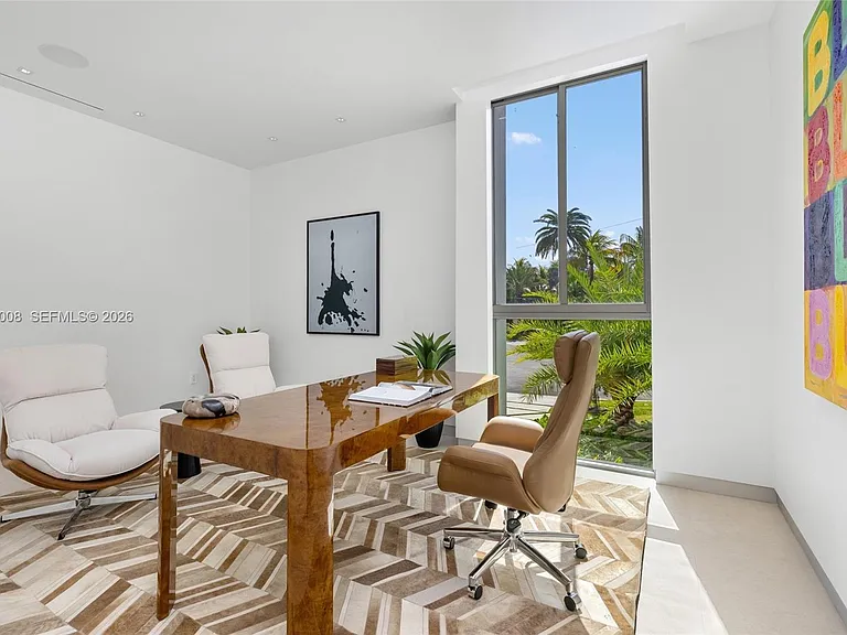 503 Palm Dr — Photo 57