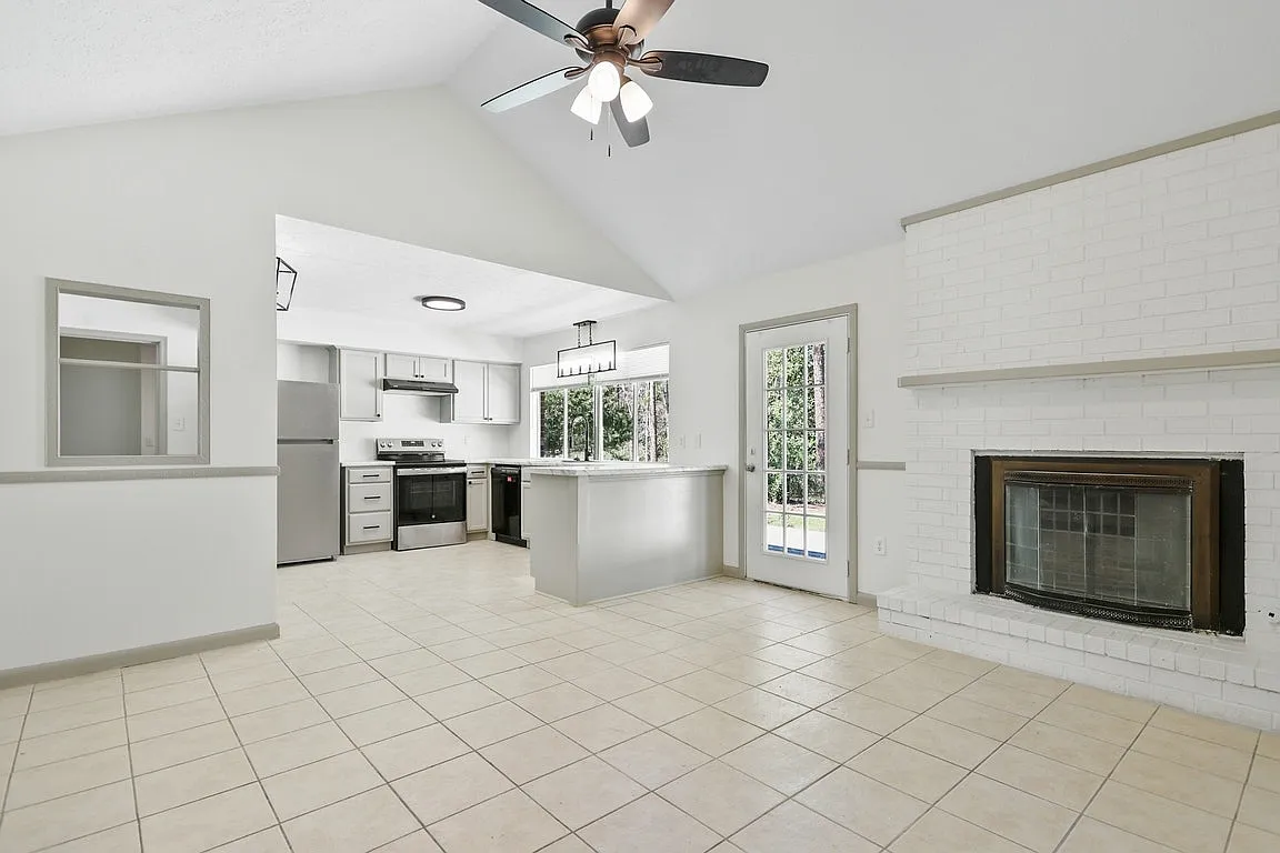 102 Mulberry Way — Photo 4