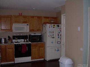 131 Panamoka Trl, Ridge, NY 11961