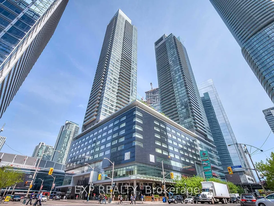 55 Bremner Blvd #2802