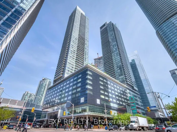 55 Bremner Blvd, Toronto, ON