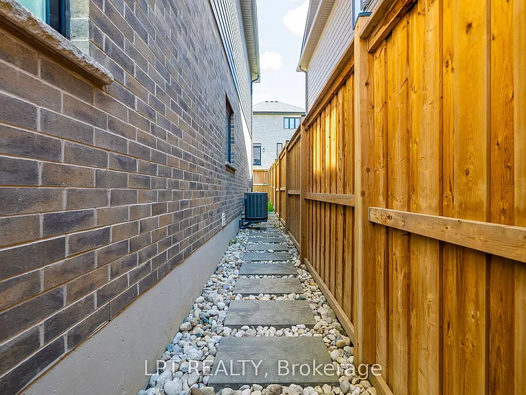 148 Hollybrook Trl S — Photo 46