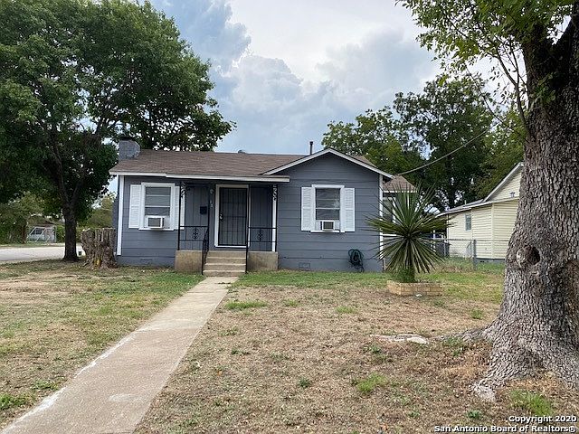 1st image of 901 E Dullnig Ct