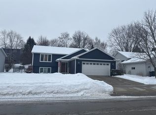 1216 36th St SW, Rochester, MN 55902