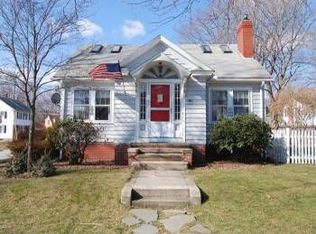 45 Osceola Ave, Warwick, RI 02888