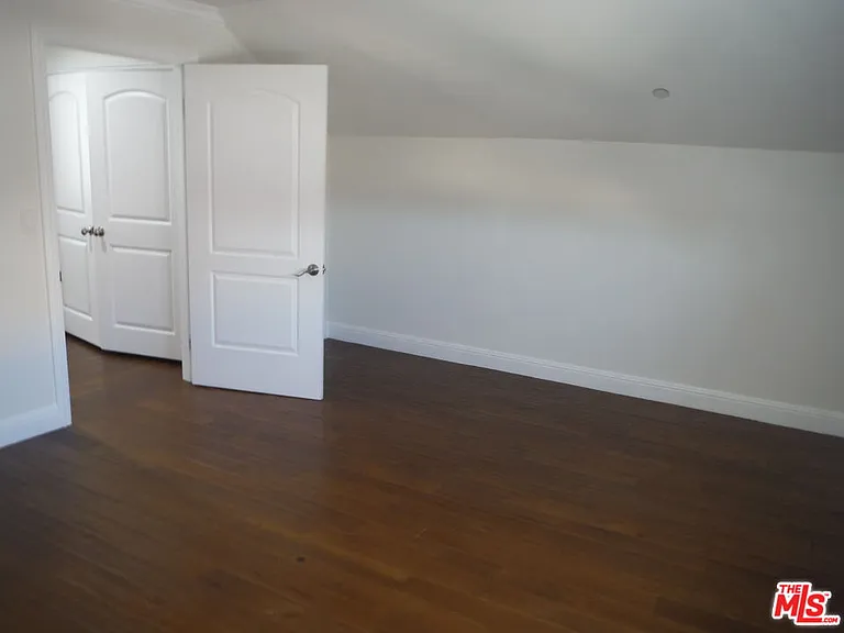 1821 W 12th Pl #2 — Photo 11
