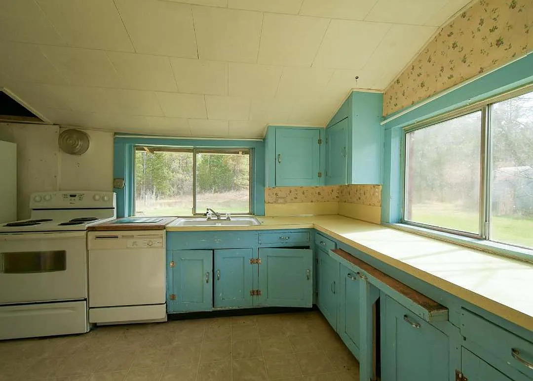 4 bed, 1.5 bath, 1500 sqft, $2,000 — Photo 3