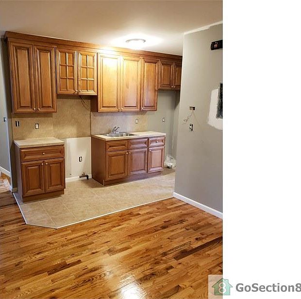 1st image of 53 Thompson St Floor 2