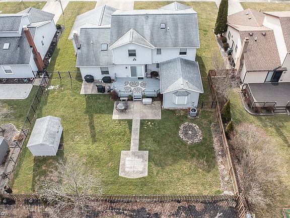 3rd image of 6585 Logan Dr