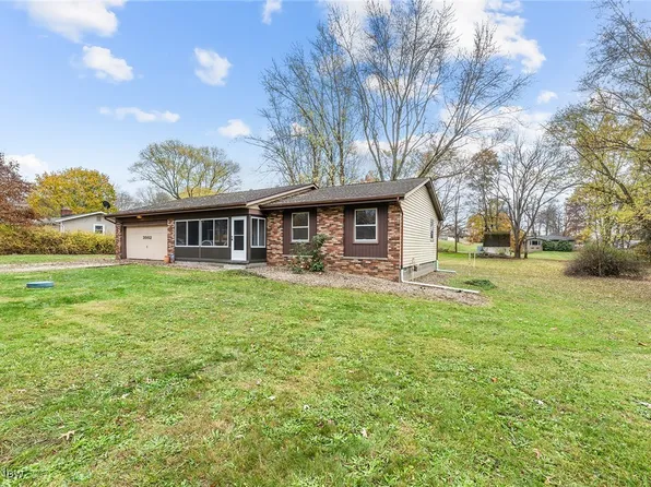 3002 Killian Rd, Uniontown, OH 44685