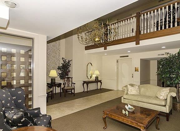 4th image of 564 Sarah Ln APT 106
