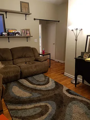 Rented by Salon Realty Corp | media 20