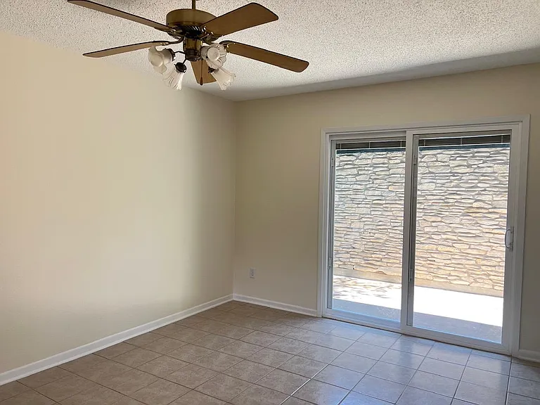 2305 Western Trails Blvd #A — Photo 16
