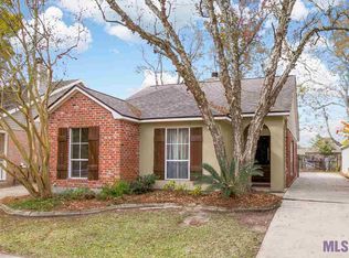 360 Meadow Crossing Dr, Baton Rouge, LA 70820