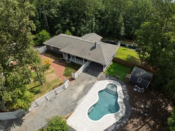 514 Olivia Ln, Ball Ground, GA 30107