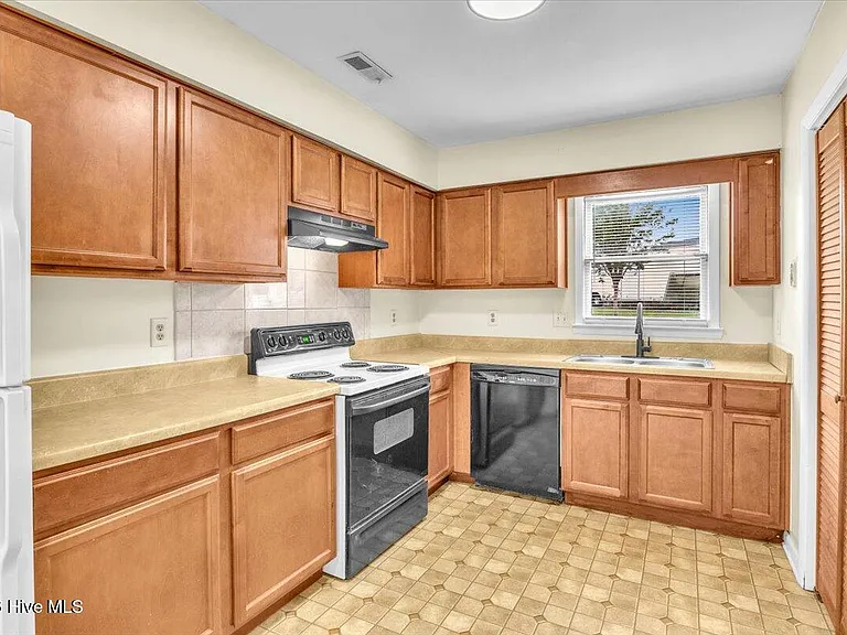 1019 Blue Leaf Pl — Photo 15