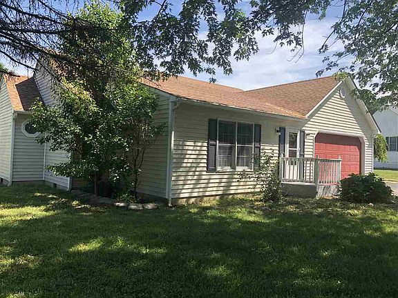 3rd image of 135 Meadowdale Dr