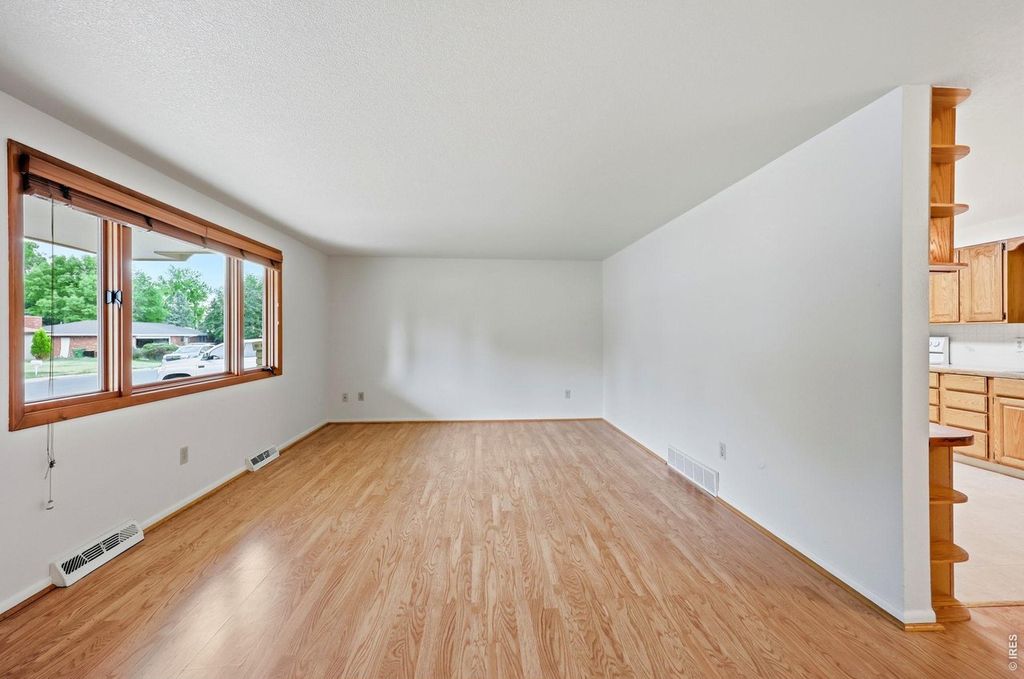 1917 Estrella Ave