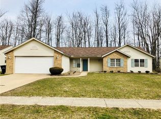 358 Oakdale Cir, Elyria, OH 44035