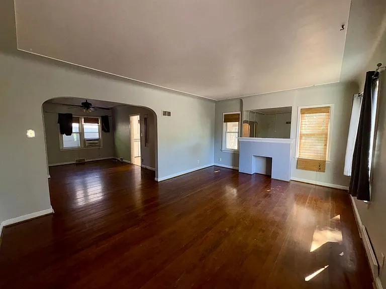 701 Alderson Ave — Photo 4