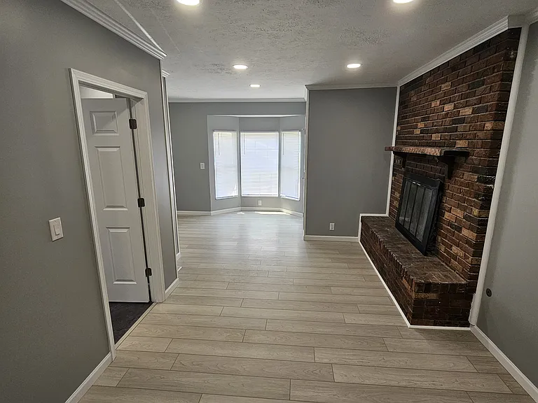 102 Martin Dr — Photo 6