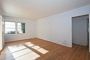 4th image of 1337 Grant St