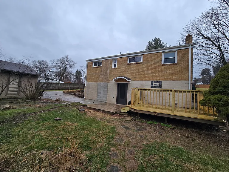 389 Beech Rd — Photo 15