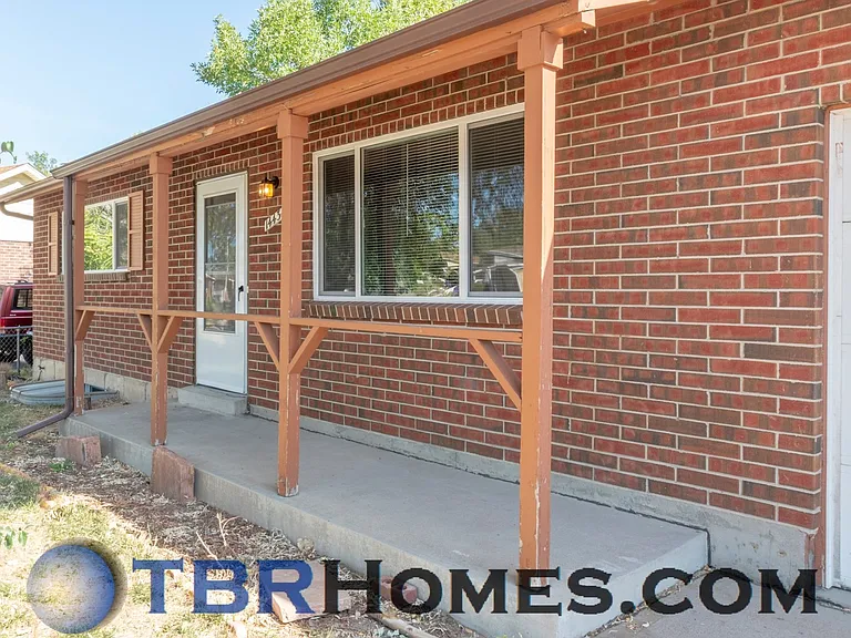 14435 Olmsted Dr — Photo 2