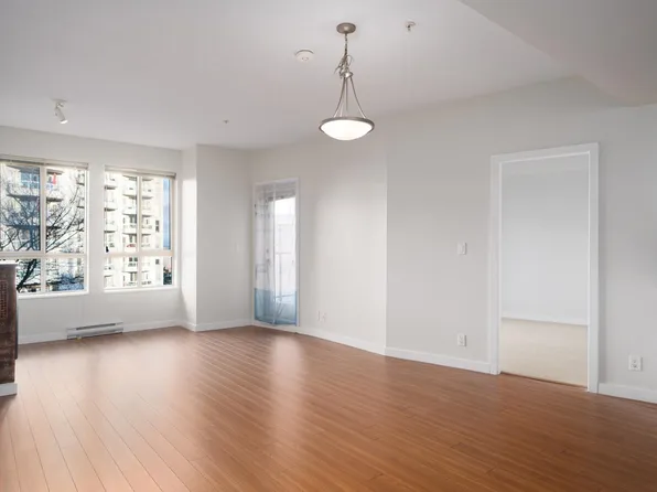 225 Francis Way #207, New Westminster, BC V3L 0G1