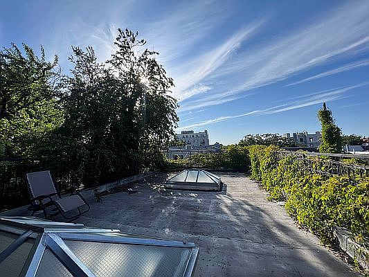 1st image of 331 Melrose St #4L