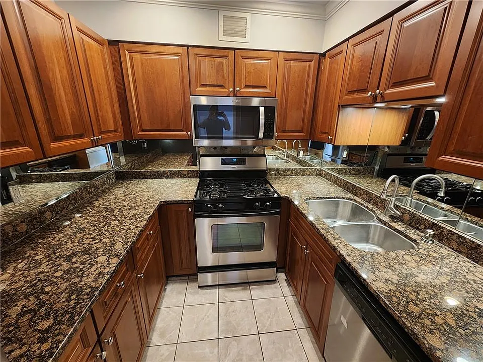 2479 Peachtree Rd NE #901