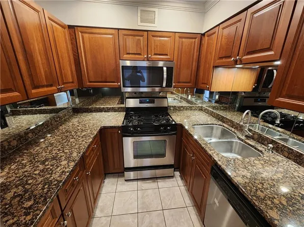 2479 Peachtree Rd NE, Atlanta, GA