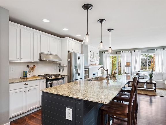 3rd image of 5137 Bering St NW