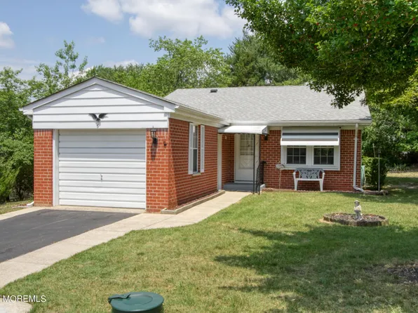 6 Grant Court, Whiting, NJ 08759