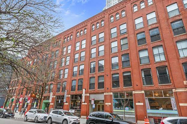 1st image of 225 W Huron St APT 514