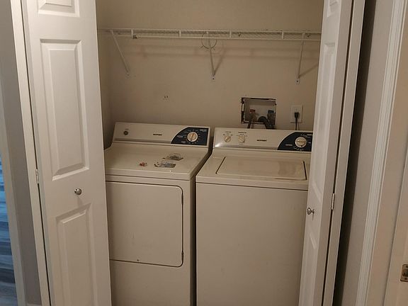 5th image of 165 N Pearl Lake 104 Cswy