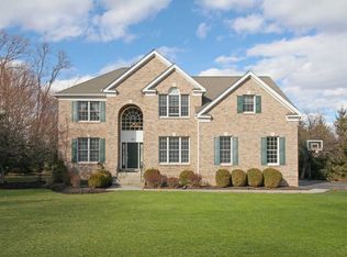 88 Thistle Ln, Hopewell Junction, NY 12533