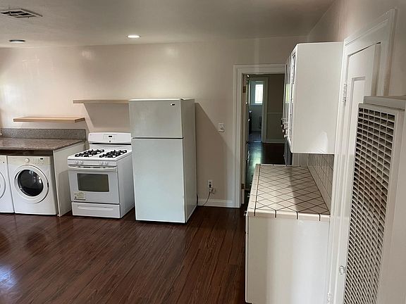 4th image of 2829 Somerset Dr