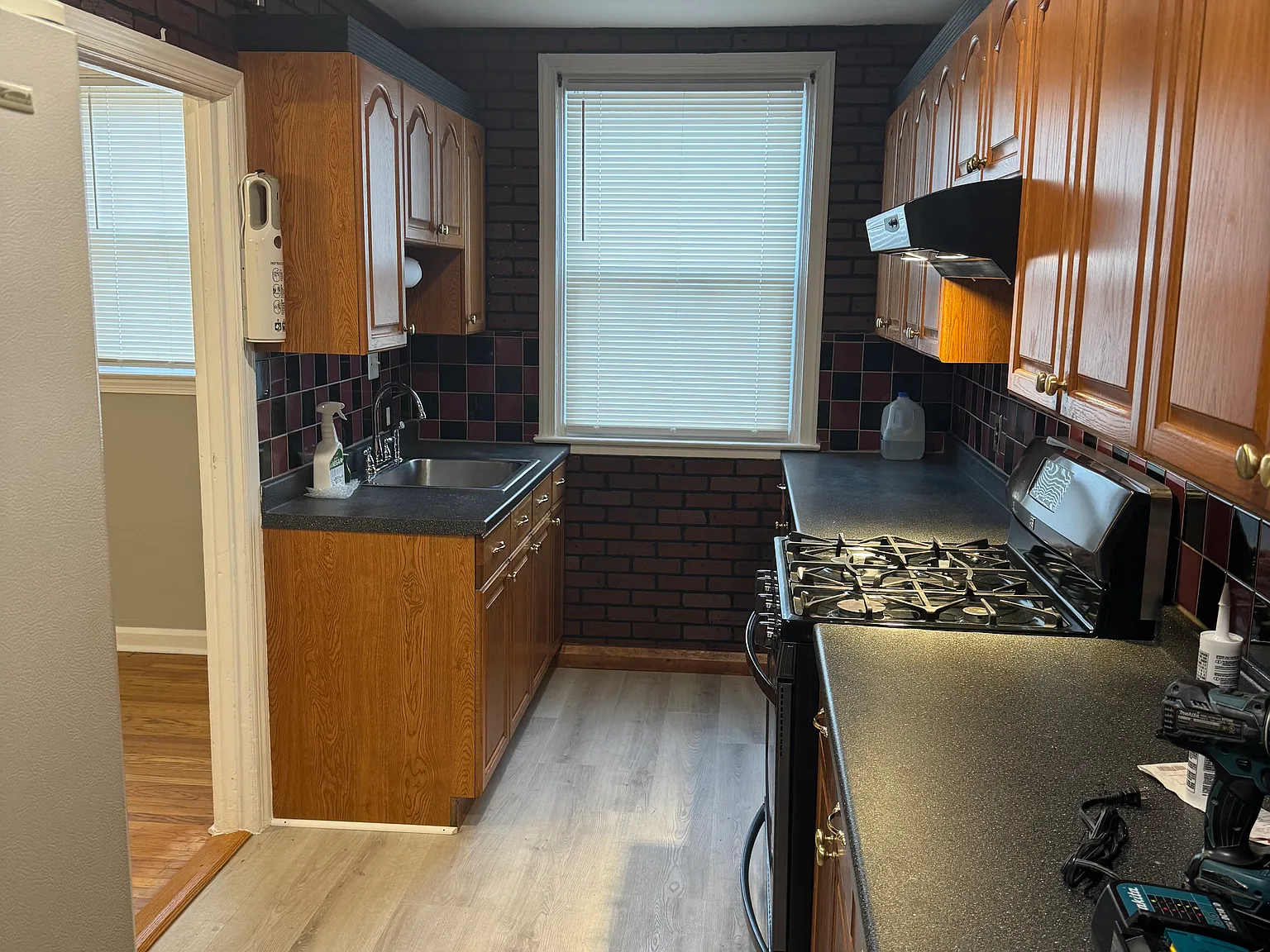 3 bed, 1120 sqft, $1,900 — Photo 3