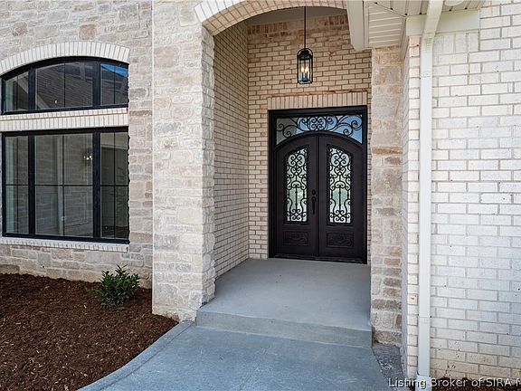 3rd image of 1808 Augusta Boulevard #165