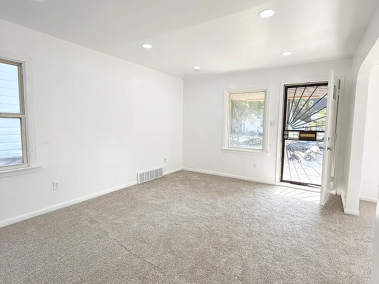11715 Minock St — Photo 2