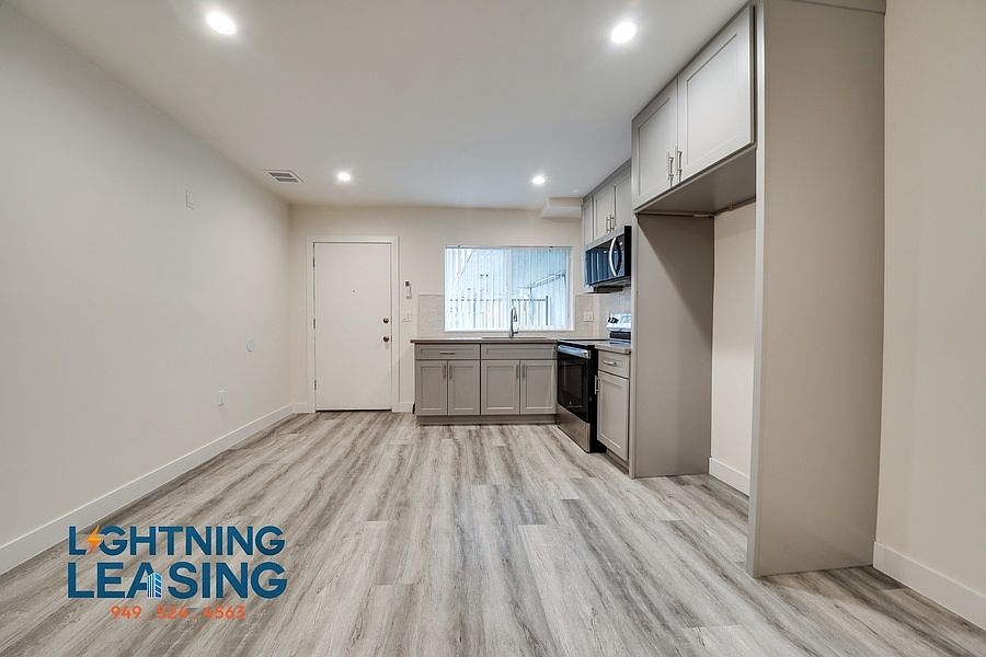 1st image of 8140 2/3 Langdon Ave #37F