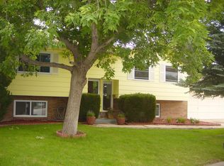6889 S Roslyn Cir, Centennial, CO 80112