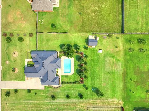 5th image of 2578 Amanda Ct NE
